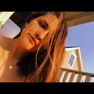 Meet your Posher, Abigail